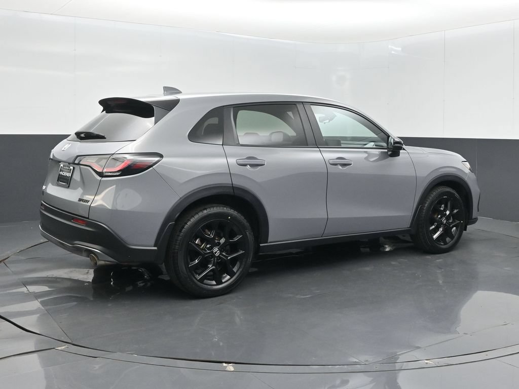 Used 2025 Honda HR-V Sport image 8