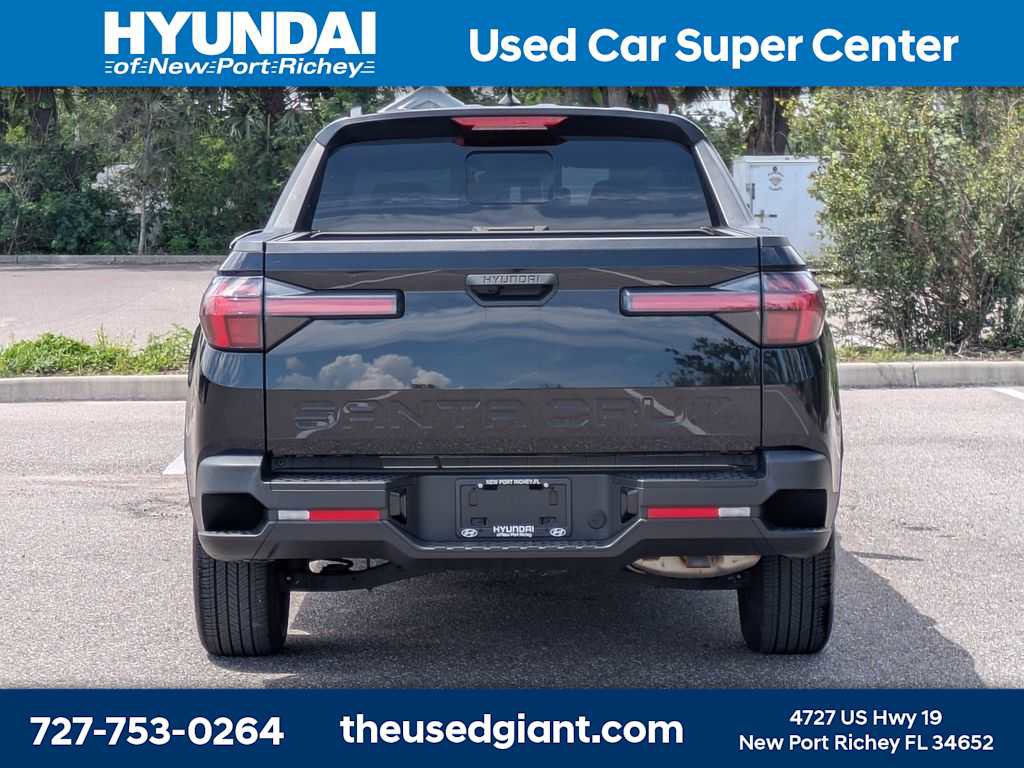 Used 2023 Hyundai Santa Cruz SEL w/ Activity Package FWD image 4