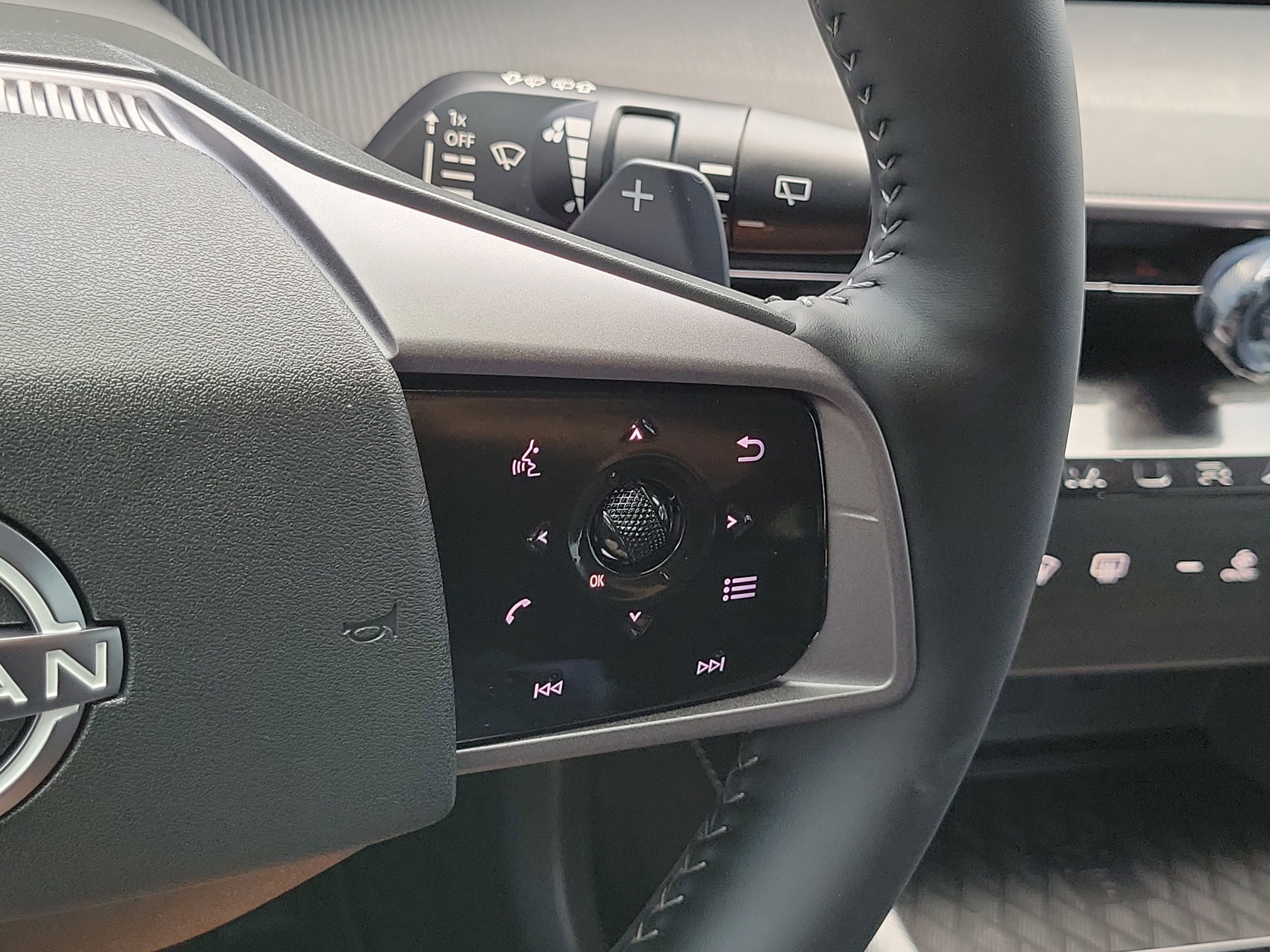 Certified 2025 Nissan Murano SV AWD/4WD image 23