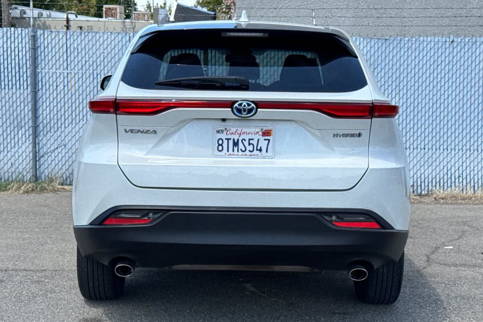 Certified 2021 Toyota Venza LE w/ Carpet Mat Package (TMS) AWD/4WD image 4