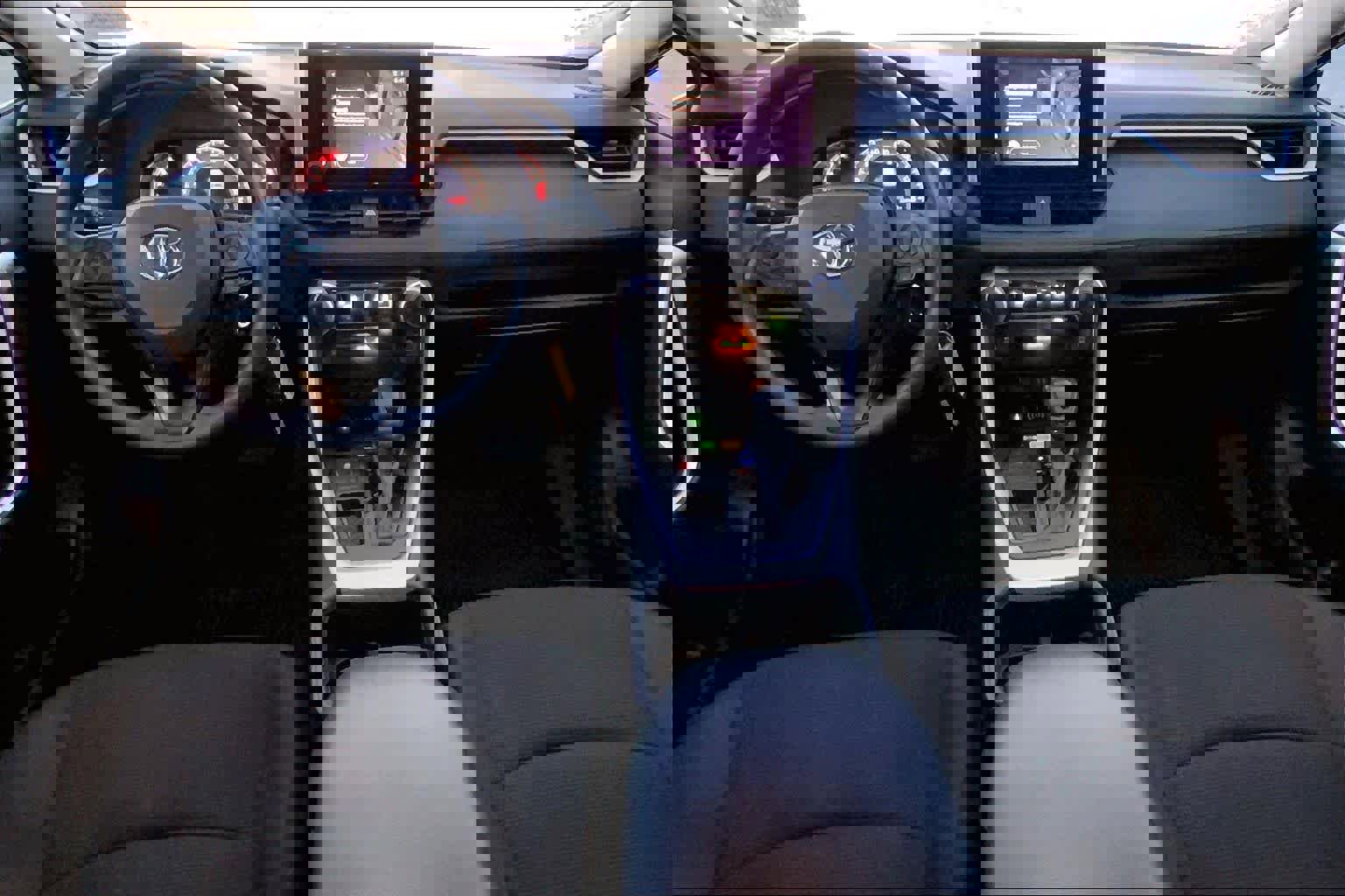 Used 2024 Toyota RAV4 LE image 15