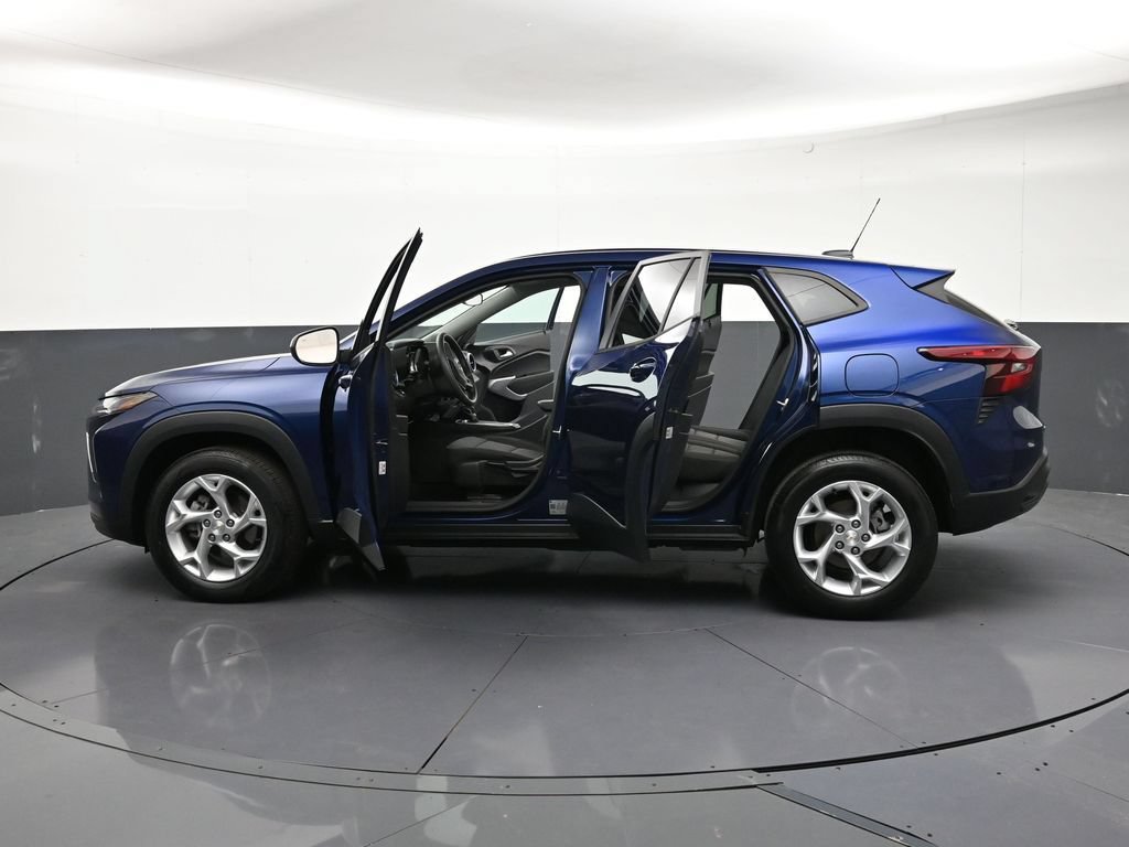 Certified 2024 Chevrolet Trax LS w/ LS Convenience Package FWD image 34