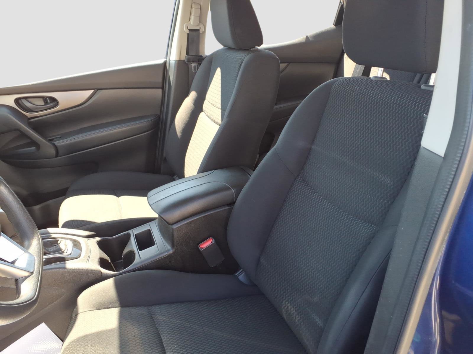 Used 2019 Nissan Rogue Sport S image 11