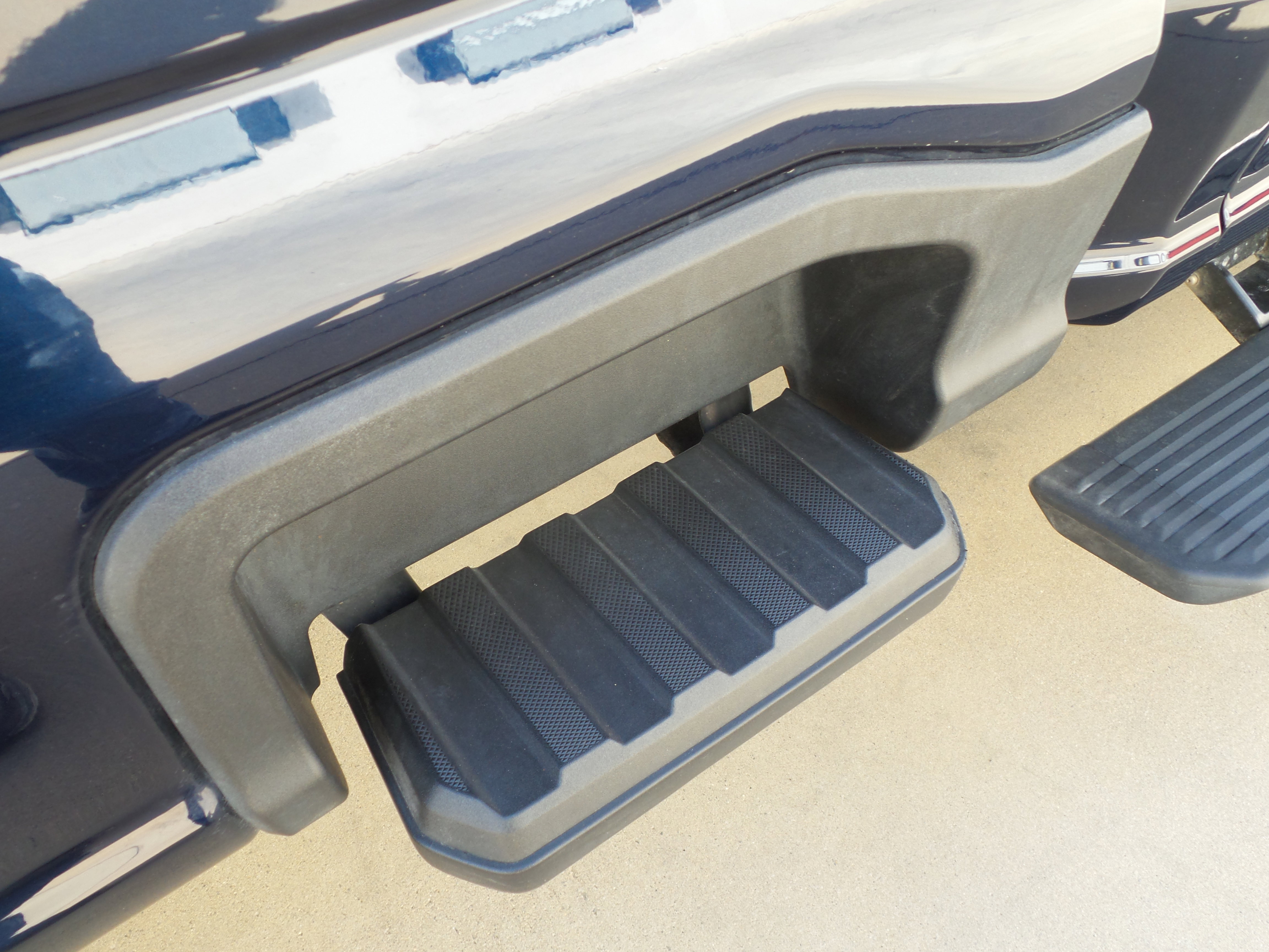 Used 2024 Ford F350 Platinum w/ FX4 Off-Road Package image 24