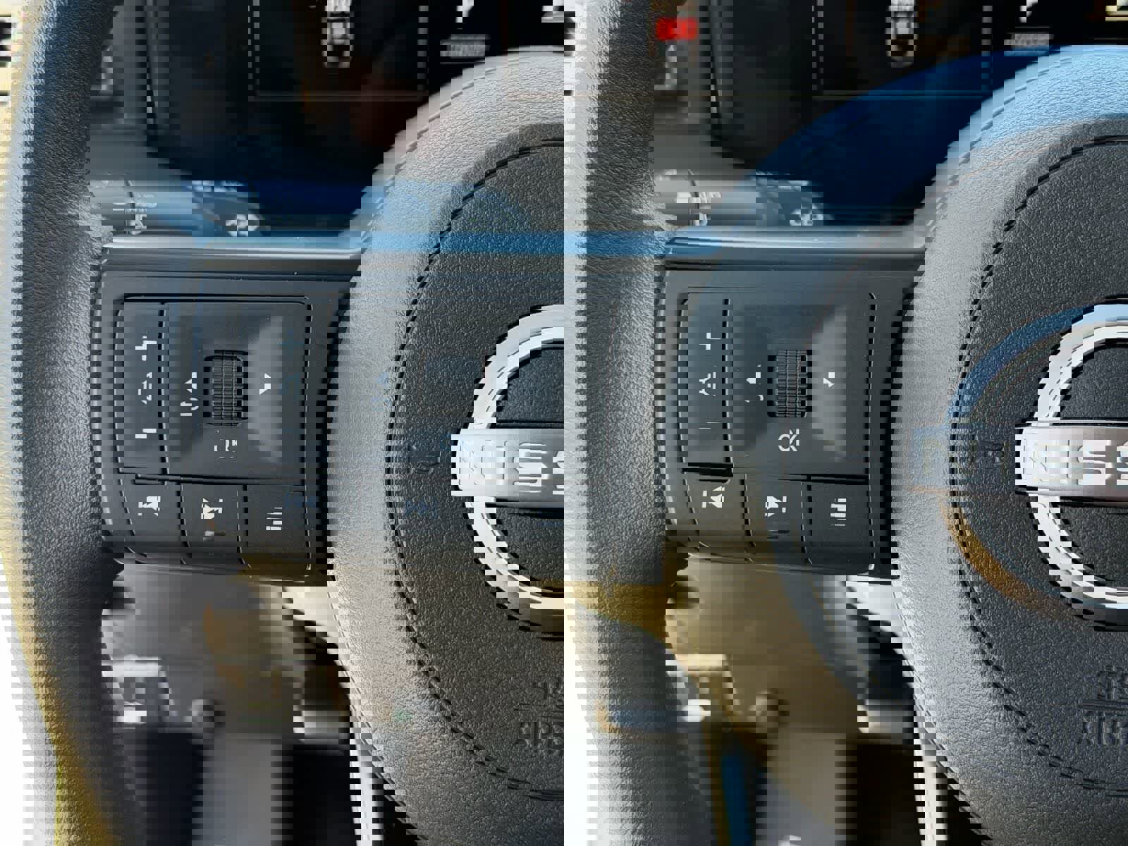 Certified 2025 Nissan Kicks S image 29