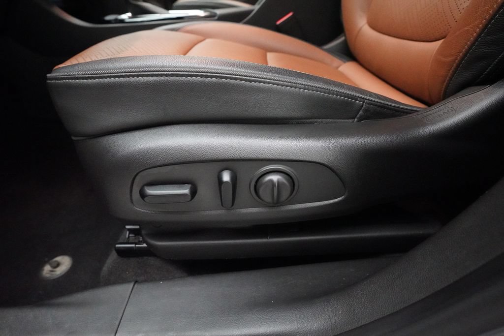 Used 2020 Buick Encore GX Essence FWD image 28