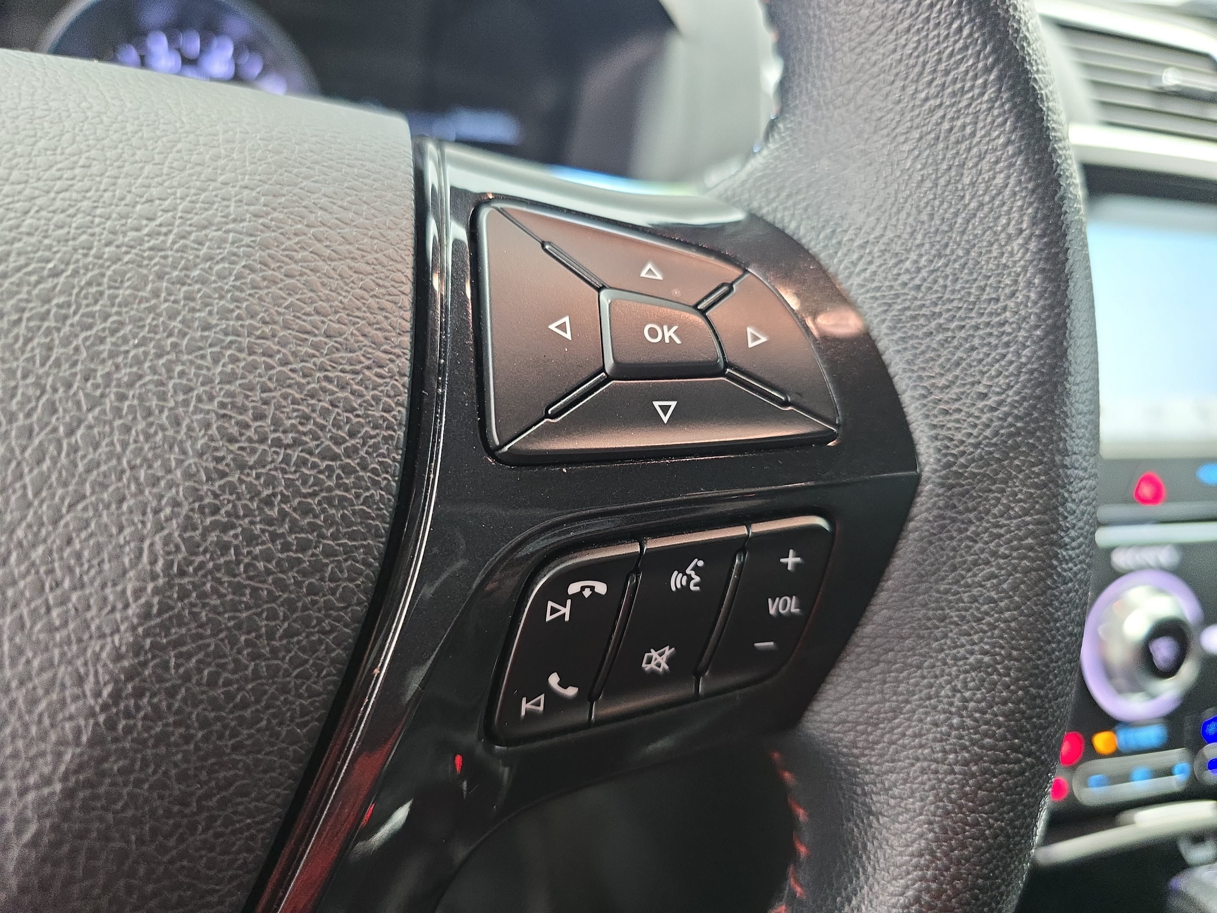 Used 2018 Ford Explorer Sport w/ Equipment Group 401A AWD/4WD image 18
