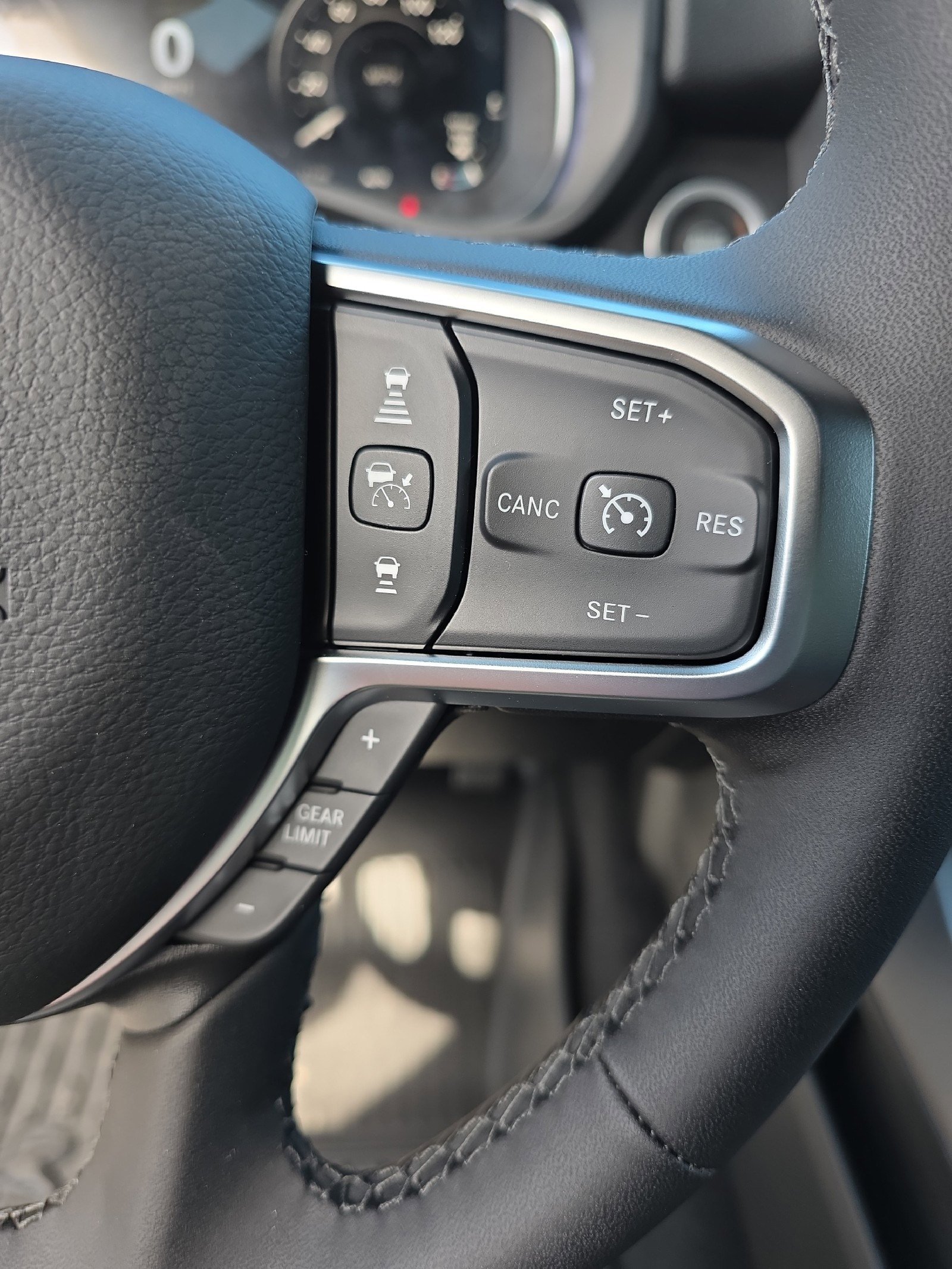 New 2026 RAM 1500 4x4 Crew Cab image 28