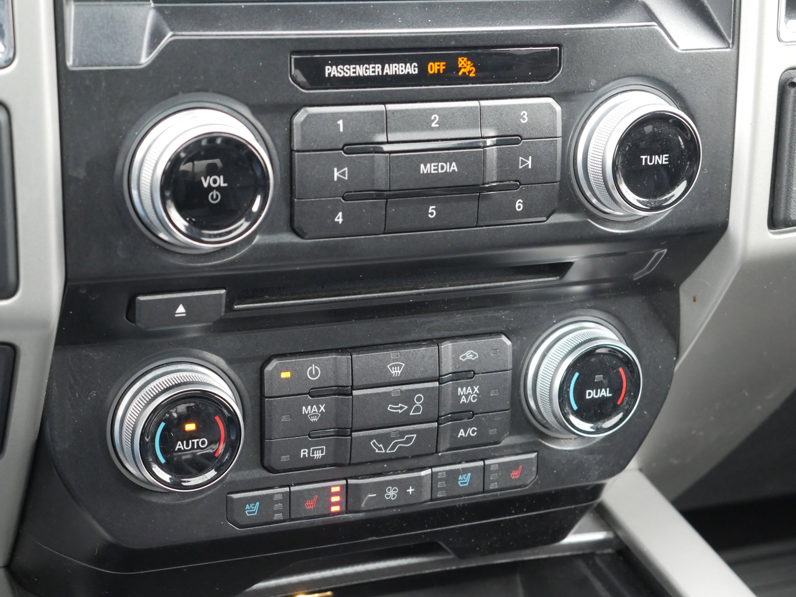 Used 2016 Ford F150 Lariat w/ Equipment Group 502A Luxury image 15