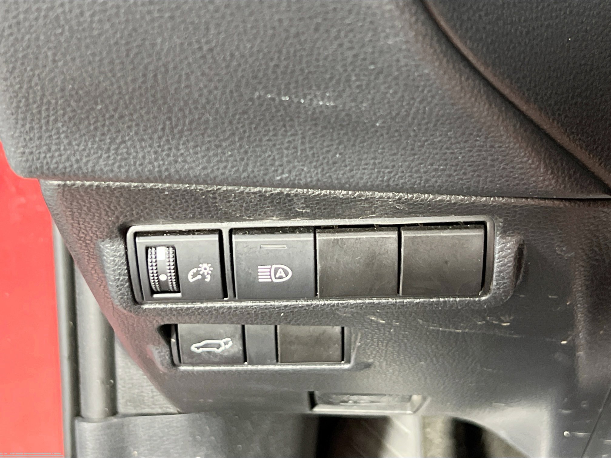 Used 2022 Toyota Corolla Cross XLE w/ Convenience Package AWD/4WD image 10