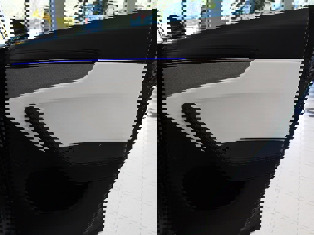 Used 2026 Tesla Model Y Long Range image 25