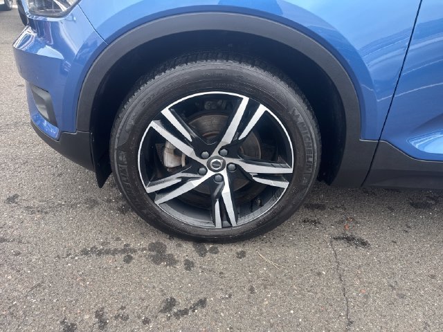 Used 2021 Volvo XC40 T5 R-Design w/ Climate Package AWD/4WD image 28