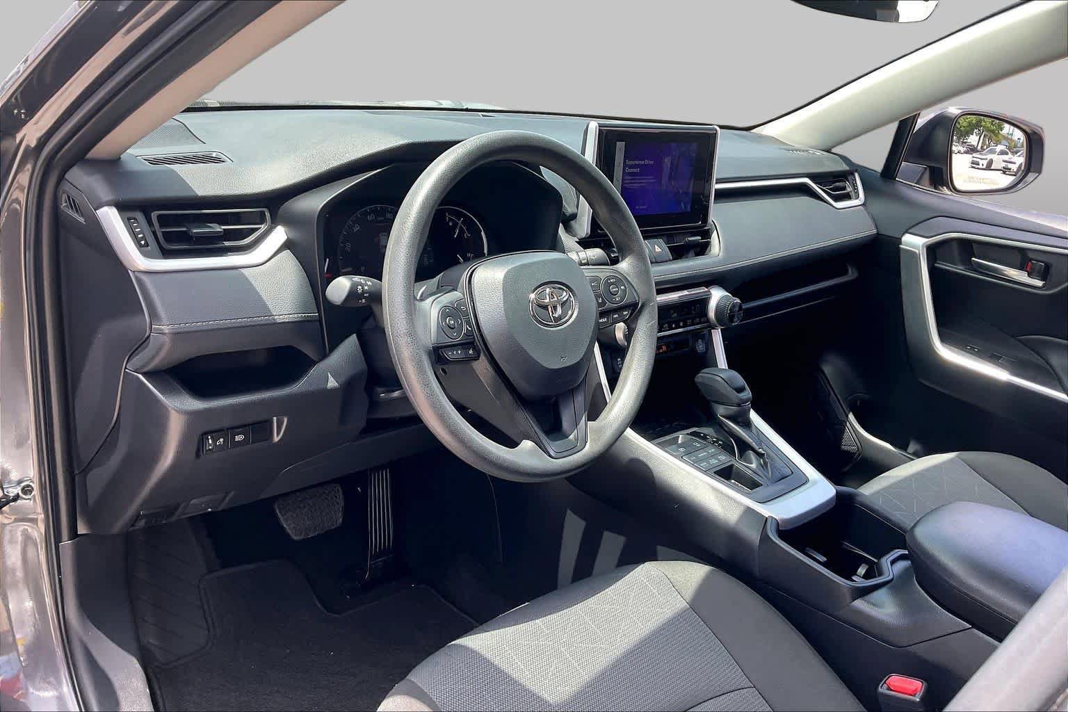 Used 2024 Toyota RAV4 XLE AWD/4WD image 17