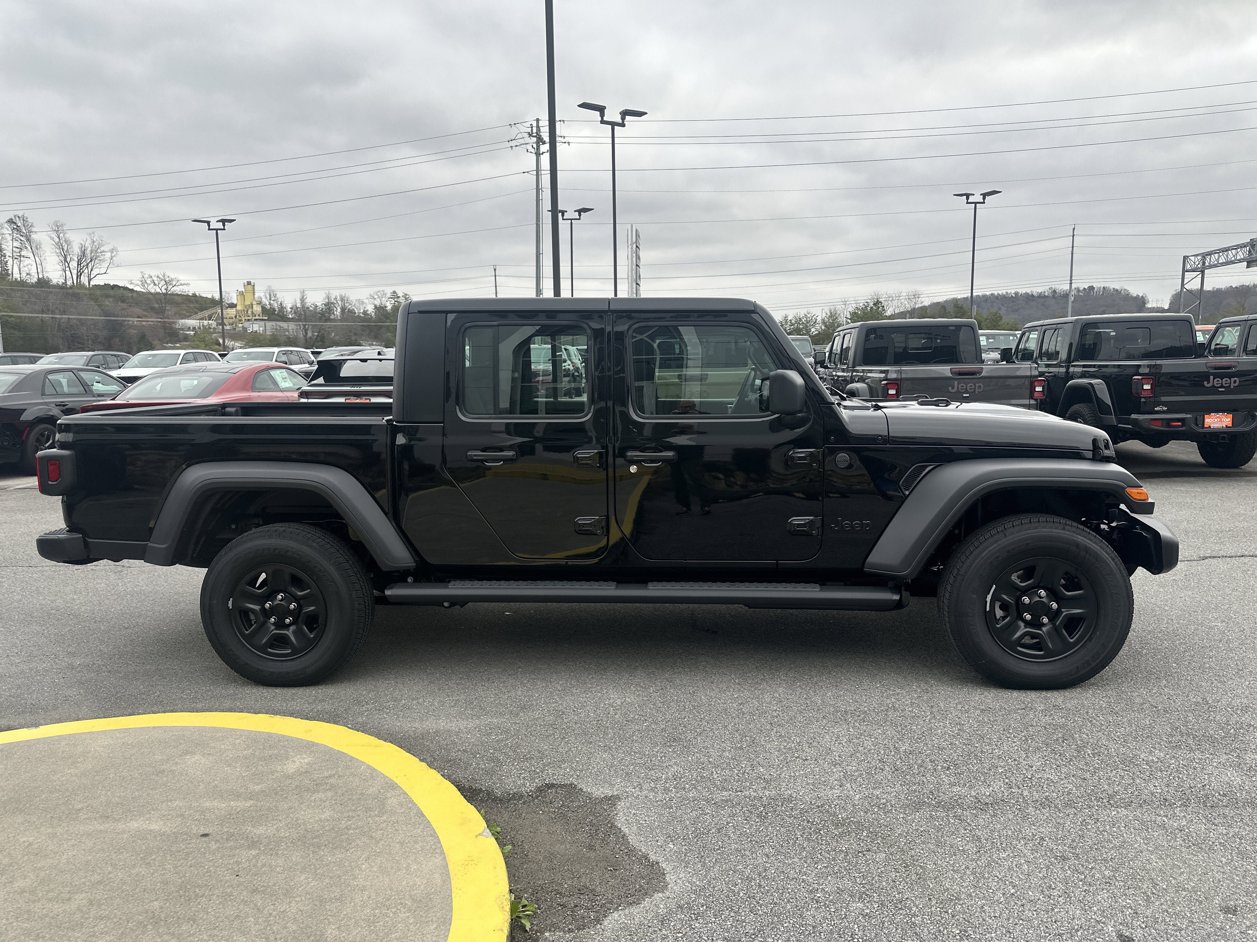 New 2026 Jeep Gladiator Sport AWD/4WD image 6