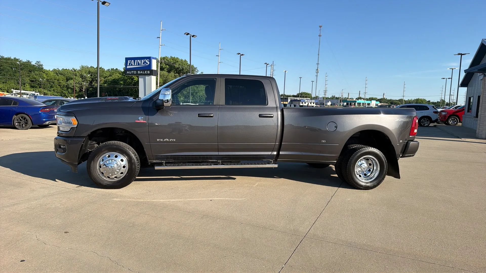 Used 2023 RAM 3500 Laramie AWD/4WD image 9