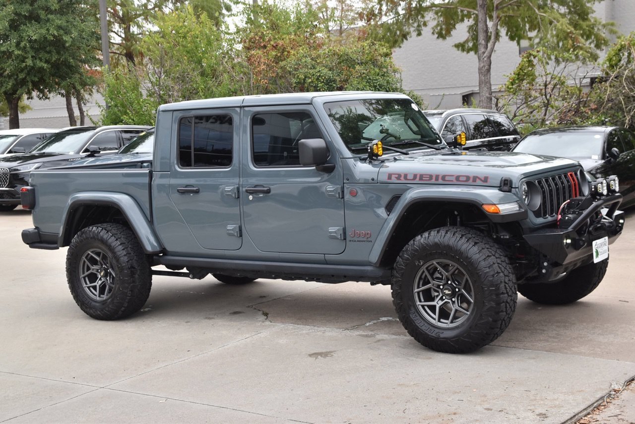 Used 2025 Jeep Gladiator Rubicon w/ Convenience Group AWD/4WD image 5