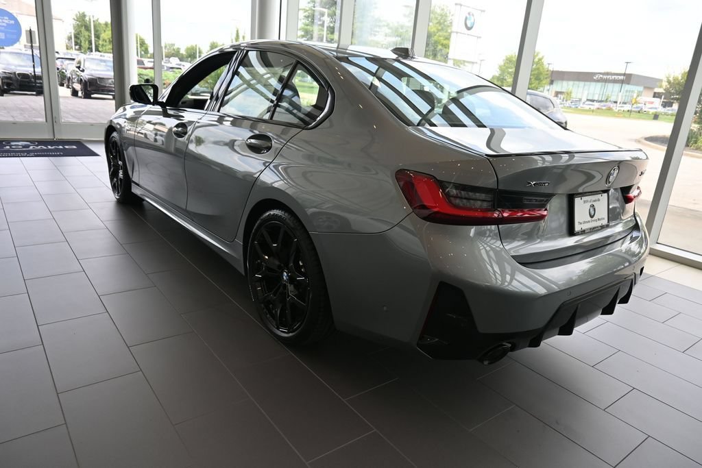 New 2026 BMW 330i xDrive Sedan w/ M Sport Package AWD/4WD image 4