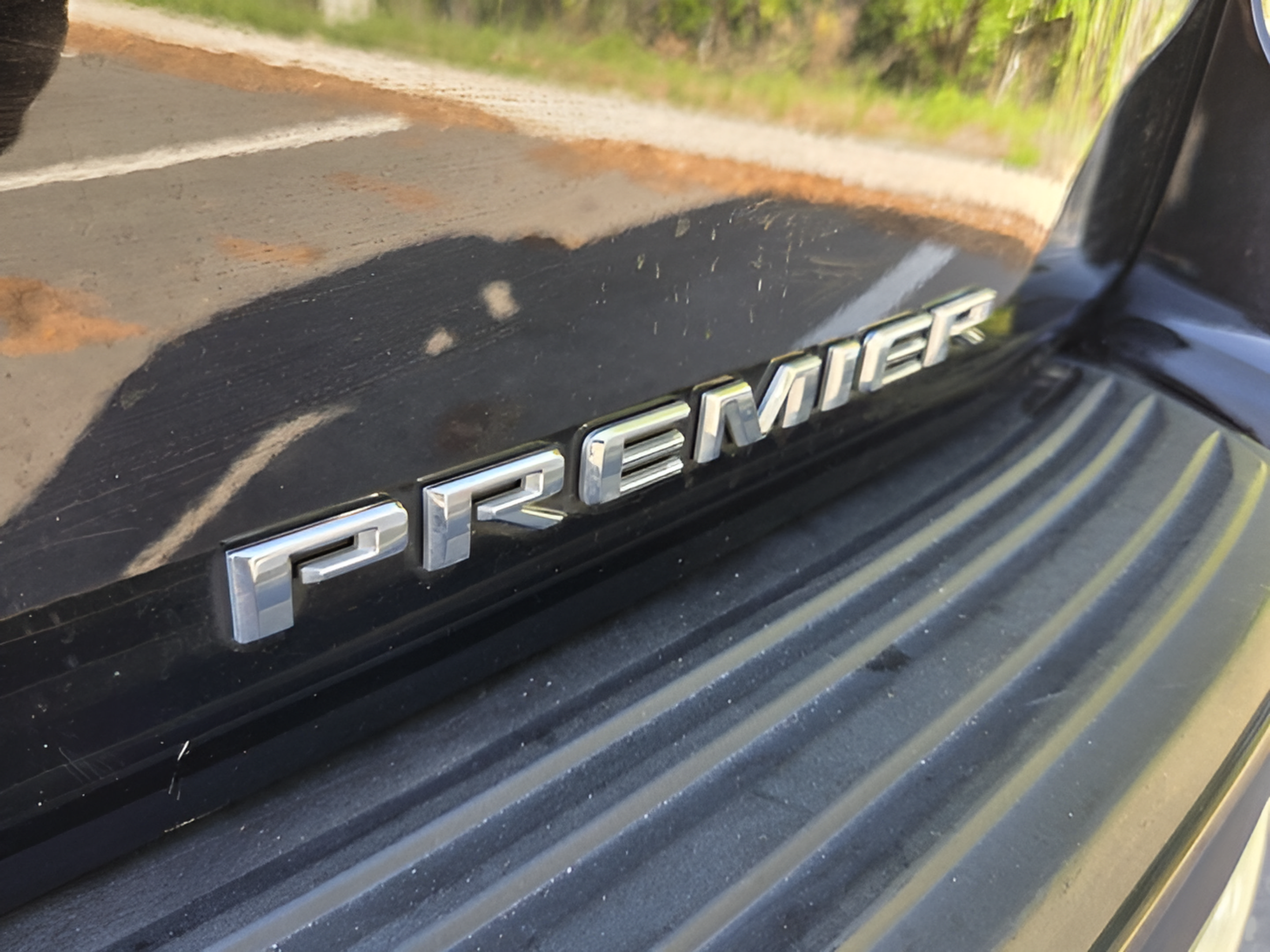 Used 2024 Chevrolet Suburban Premier AWD/4WD image 34