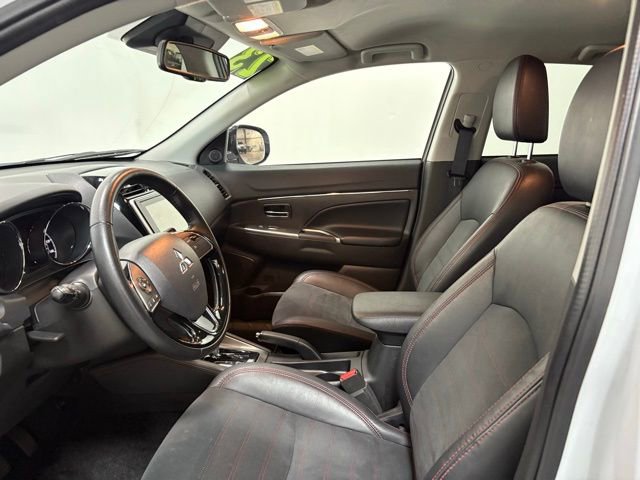 Used 2023 Mitsubishi Outlander Sport SE image 13