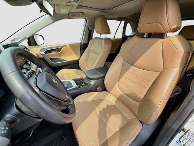 Used 2020 Toyota RAV4 Limited w/ Limited Grade Weather Package AWD/4WD image 11