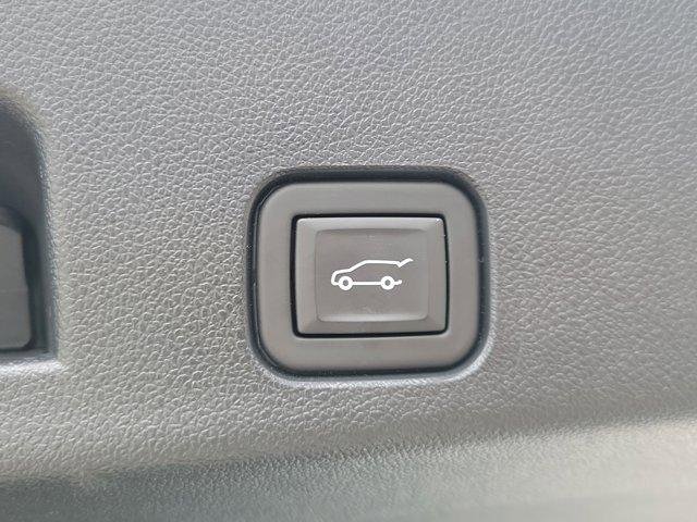 Used 2024 Chevrolet Traverse Z71 w/ Enhanced Driving Package image 9