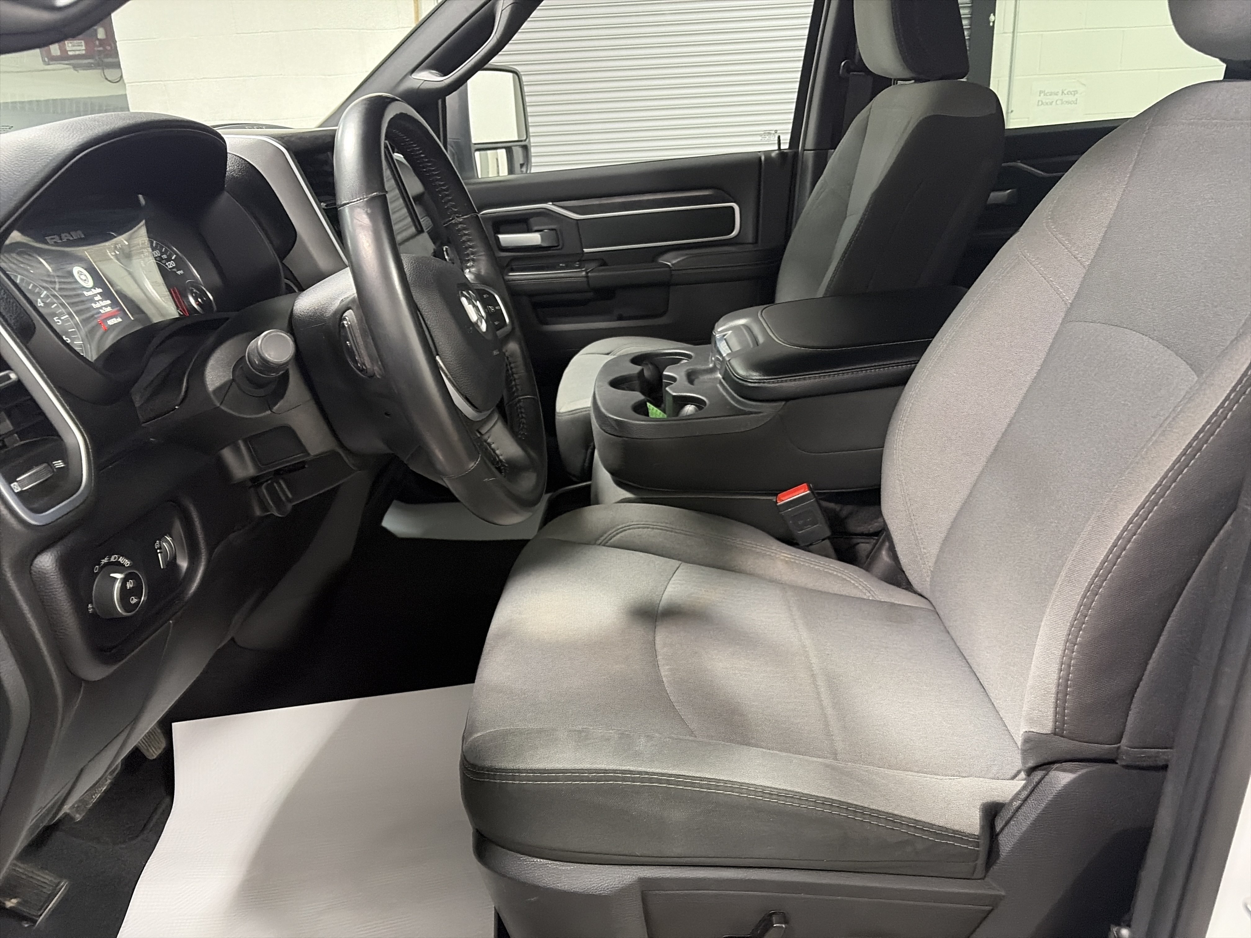 Used 2024 RAM 2500 Big Horn AWD/4WD image 12