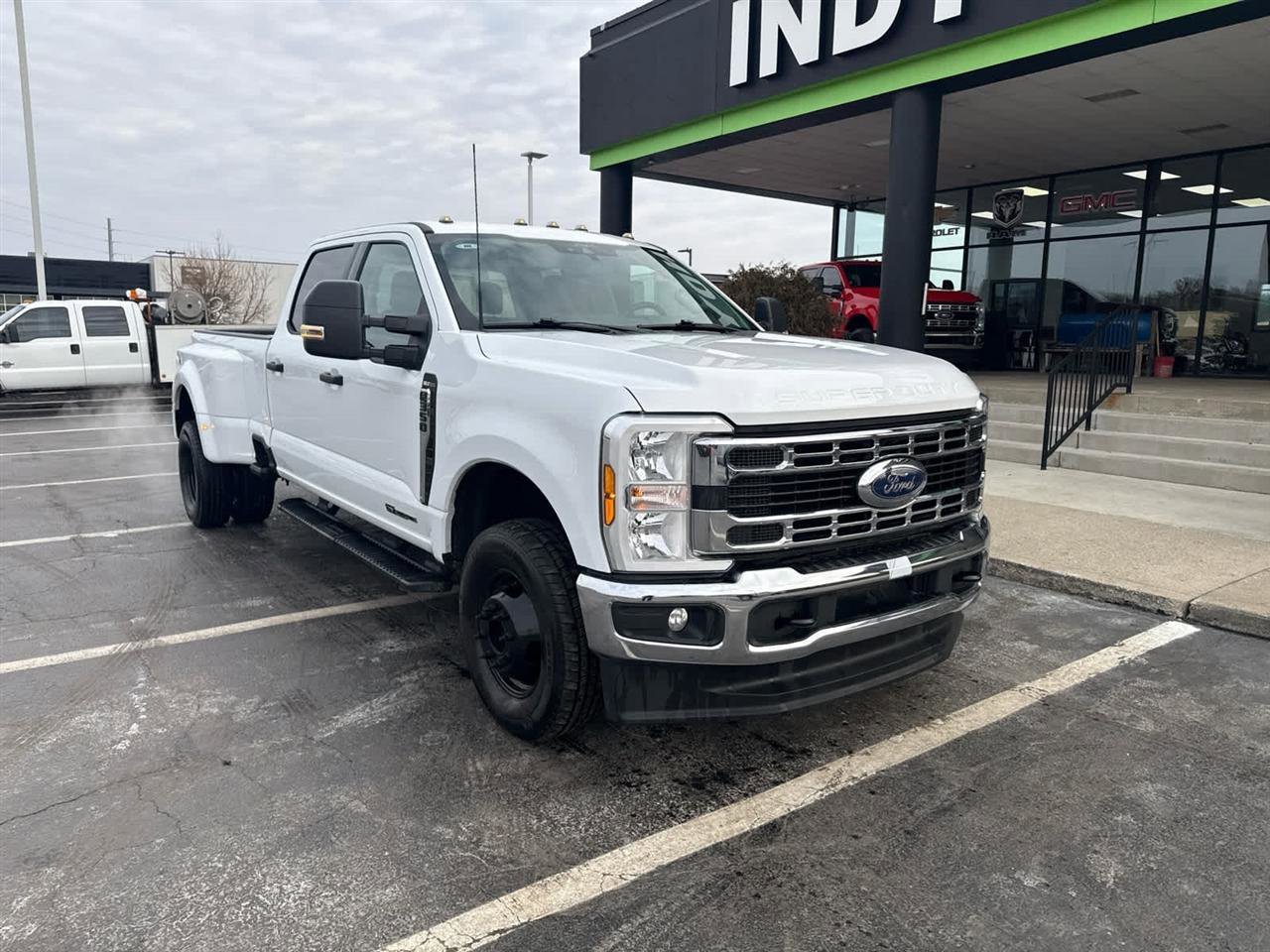 Used 2025 Ford F350 XLT image 2