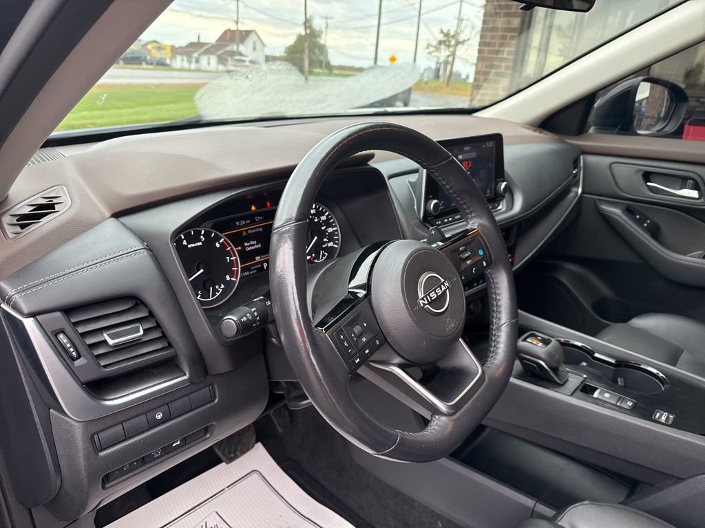 Used 2023 Nissan Rogue SV w/ SV Premium B Package image 27