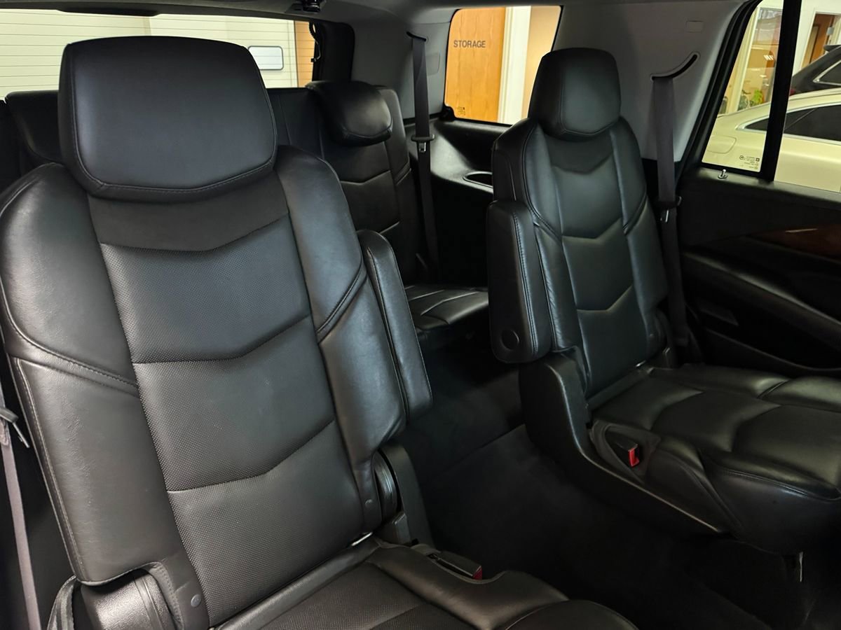 Used 2017 Cadillac Escalade Premium Luxury AWD/4WD image 47