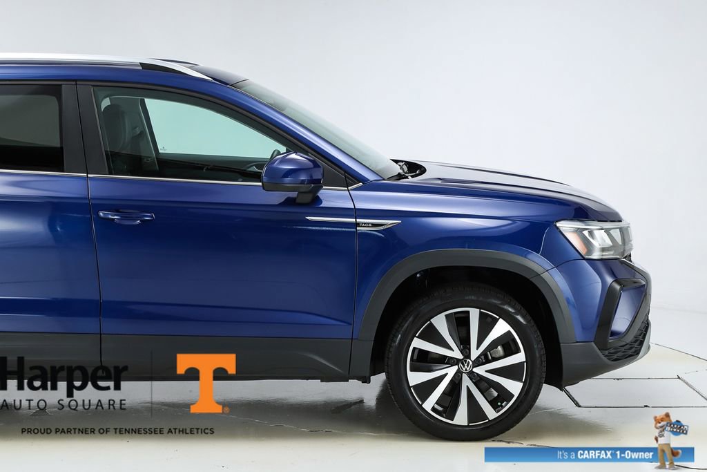 Used 2023 Volkswagen Taos SE w/ Panoramic Sunroof Package image 12