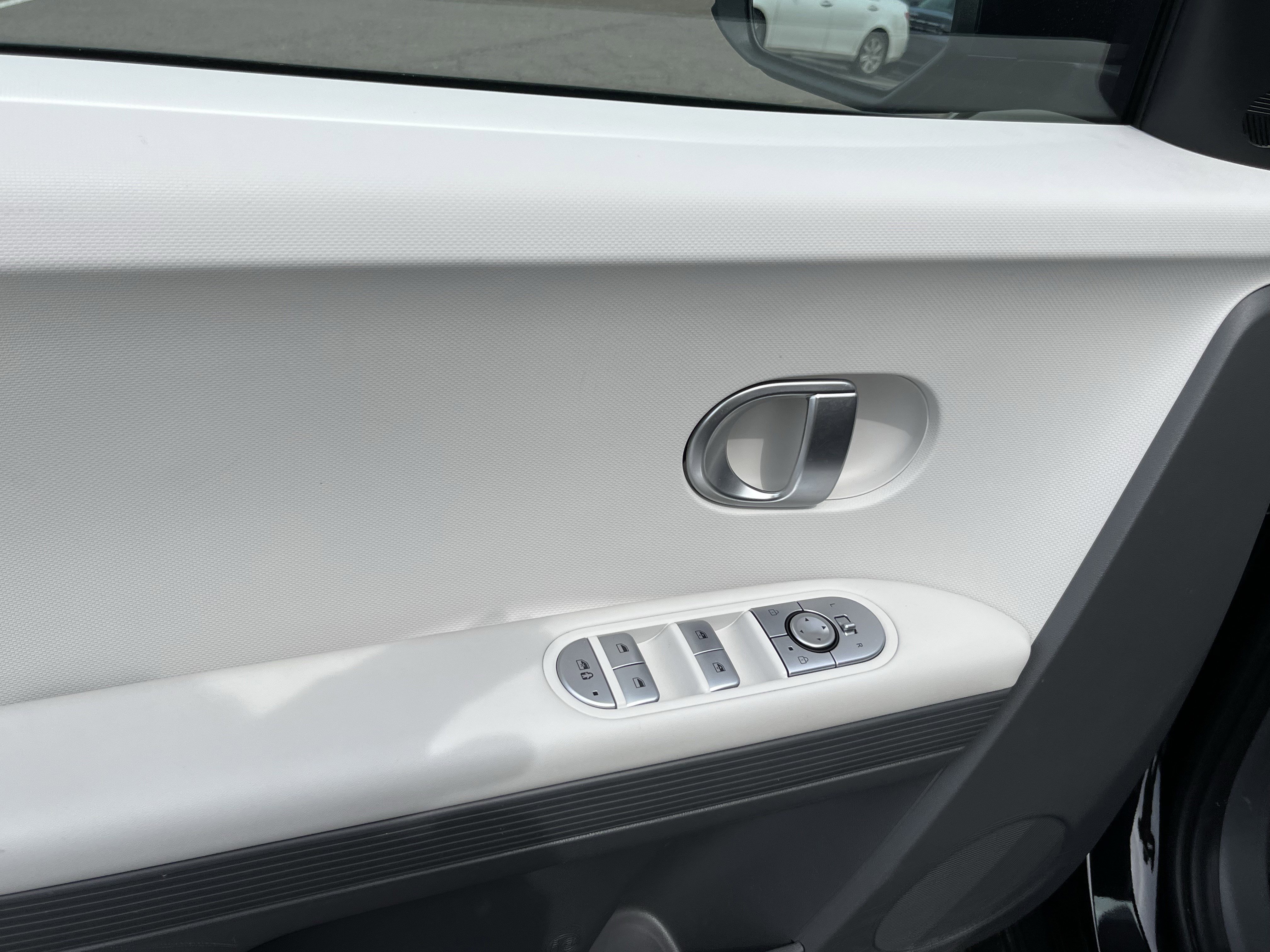 Used 2024 Hyundai Ioniq 5 SEL RWD image 23