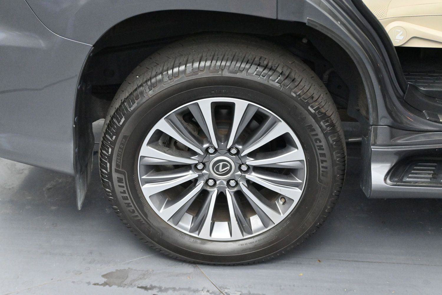 Used 2023 Lexus GX 460 Luxury AWD/4WD image 36