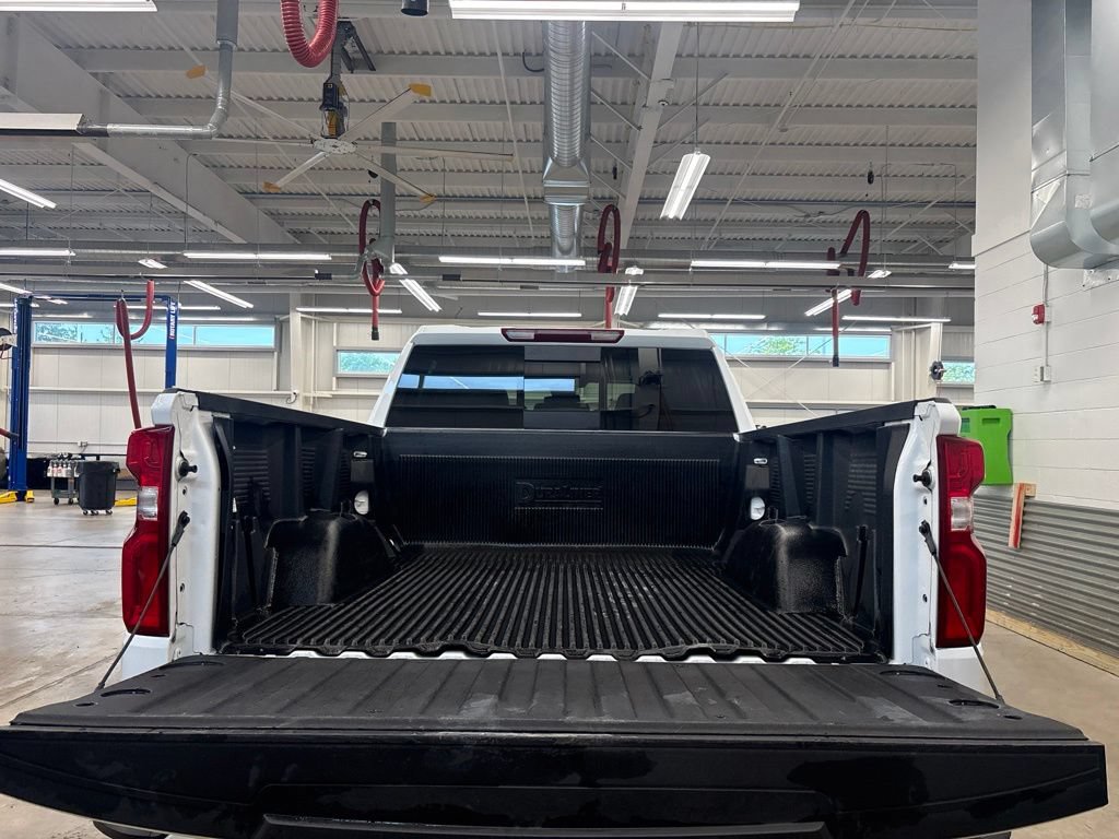 Used 2025 Chevrolet Silverado 1500 RST w/ Convenience Package II AWD/4WD image 16