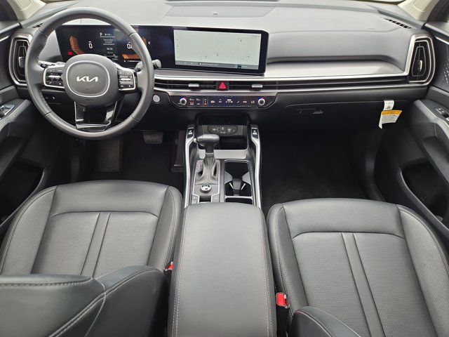 Used 2025 Kia Sorento EX w/ Panoramic Sunroof Package FWD image 16