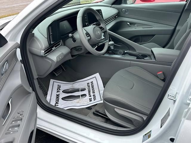 New 2026 Hyundai Elantra Sport image 6