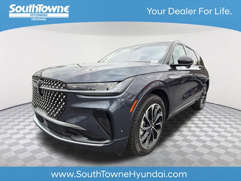 Used 2024 Lincoln Nautilus Reserve image 1