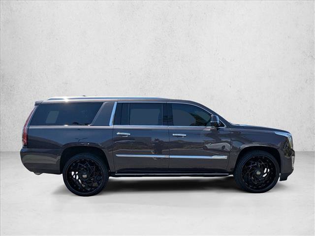 Used 2016 Cadillac Escalade ESV Premium image 4