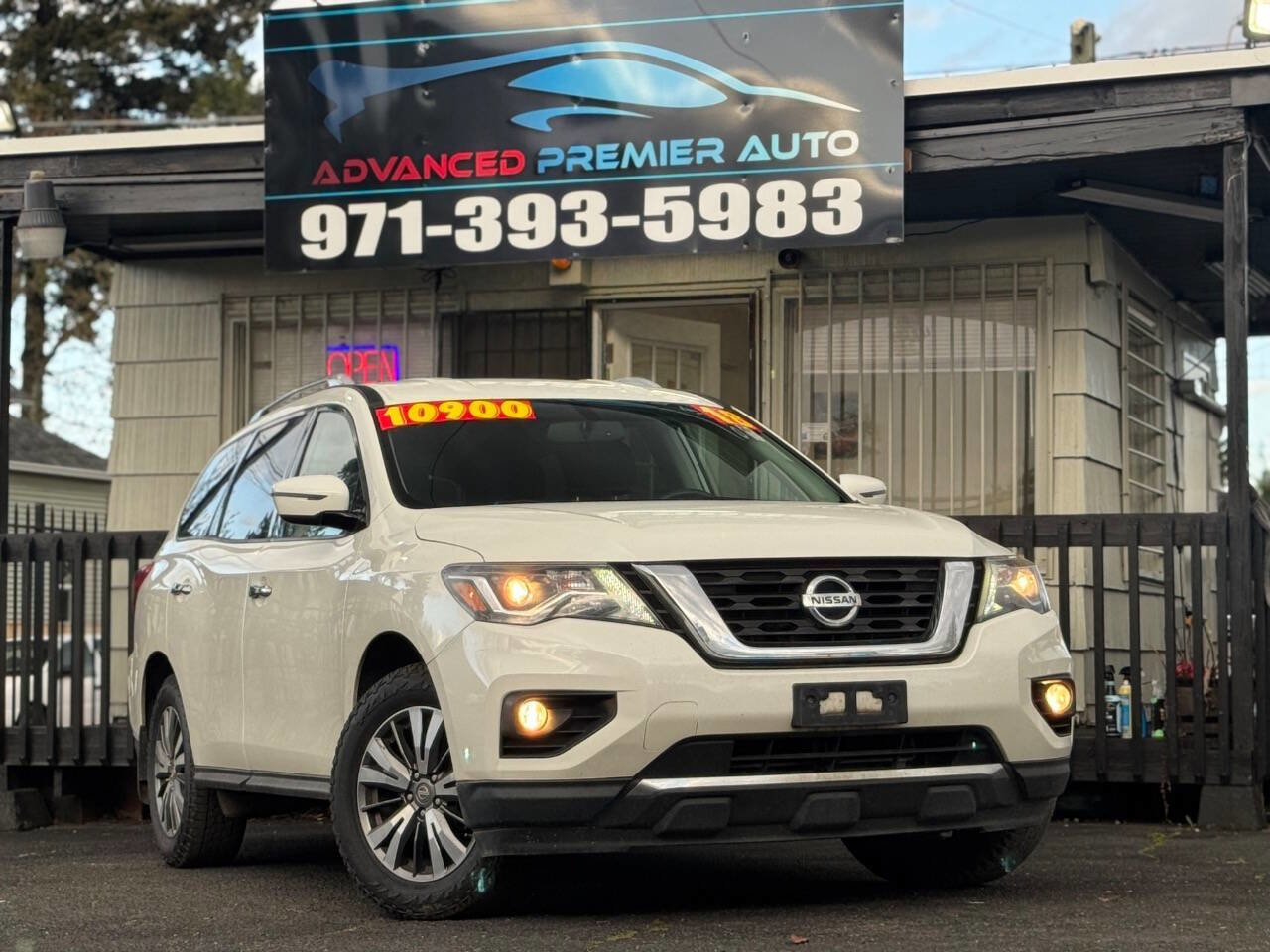 Used 2018 Nissan Pathfinder SV AWD/4WD image 1