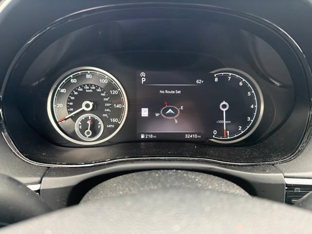 Used 2025 Genesis GV70 2.5T AWD/4WD image 12