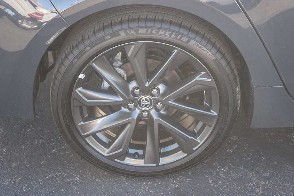 Used 2025 Toyota Corolla SE FWD image 40