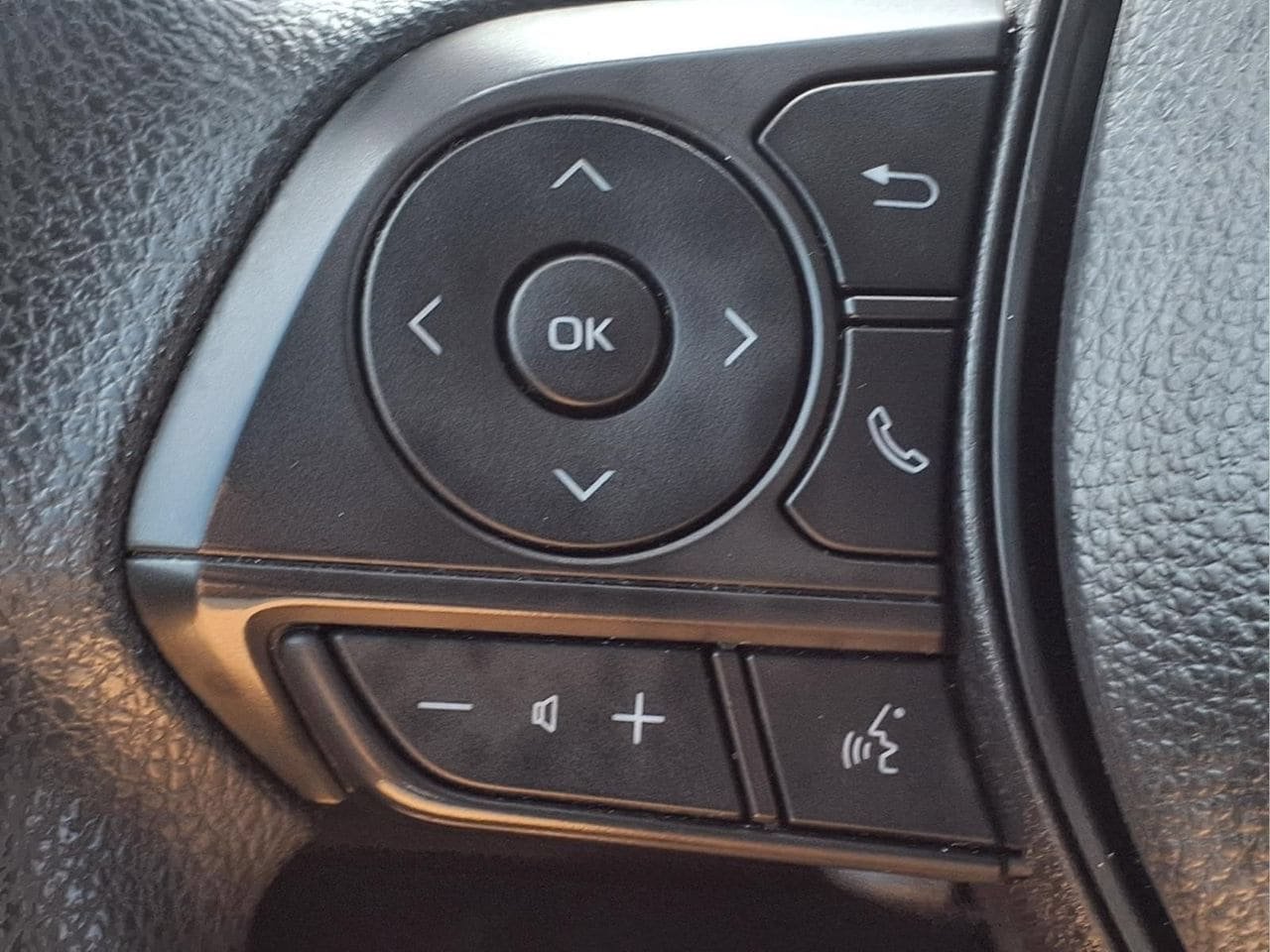Used 2024 Toyota Corolla LE FWD image 22