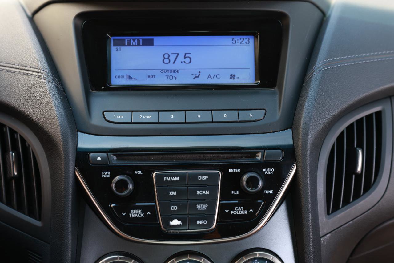 Used 2013 Hyundai Genesis 3.8 image 33