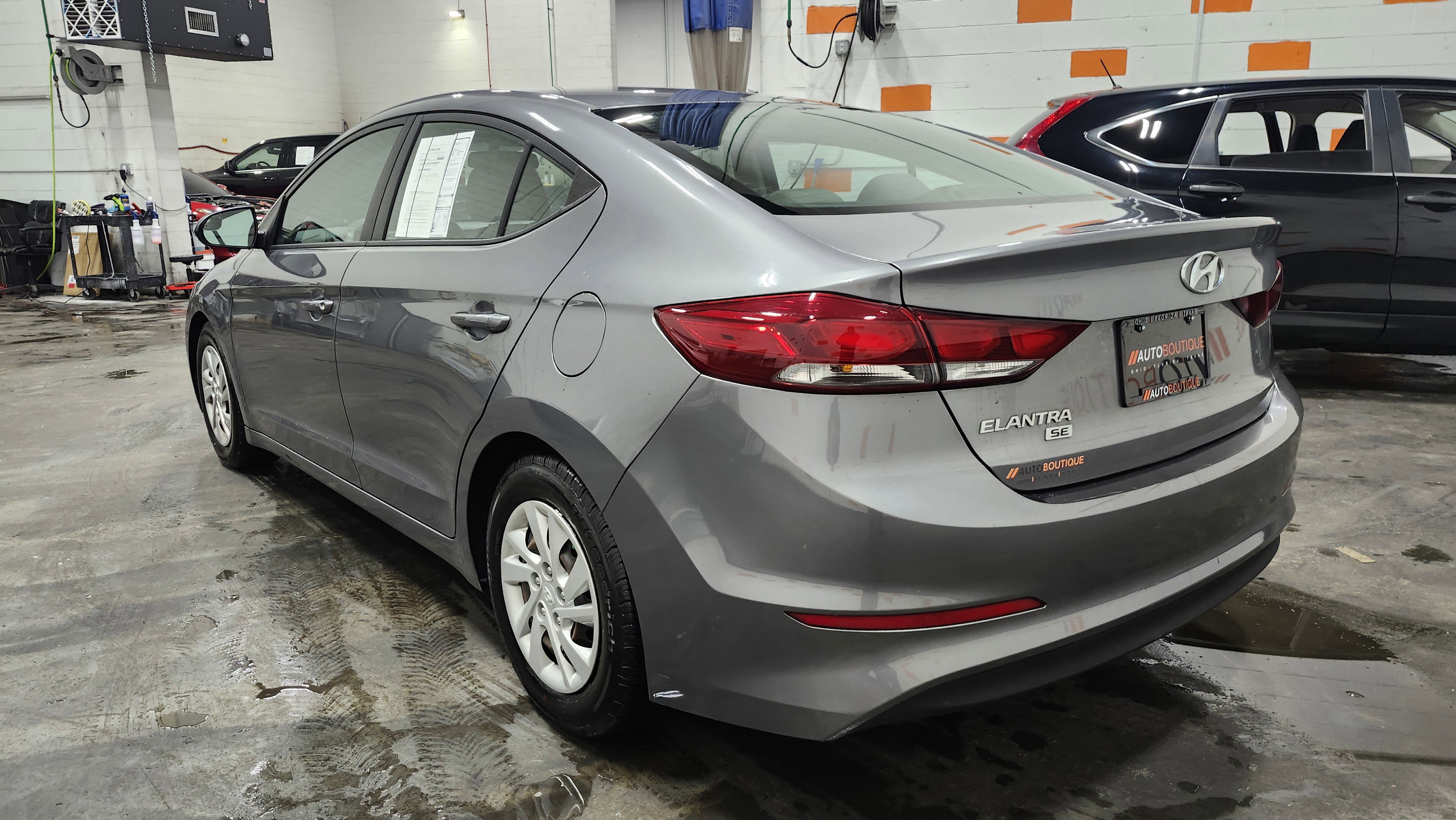 Used 2018 Hyundai Elantra SE image 13