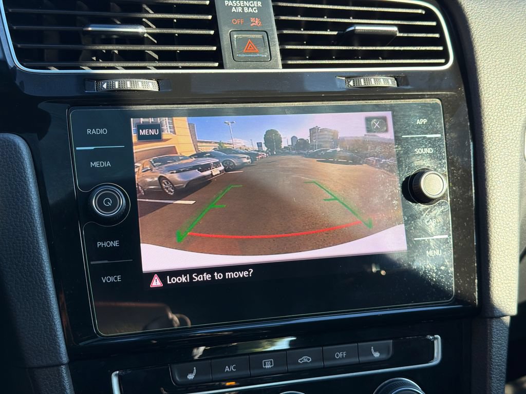 Used 2018 Volkswagen GTI SE FWD image 22