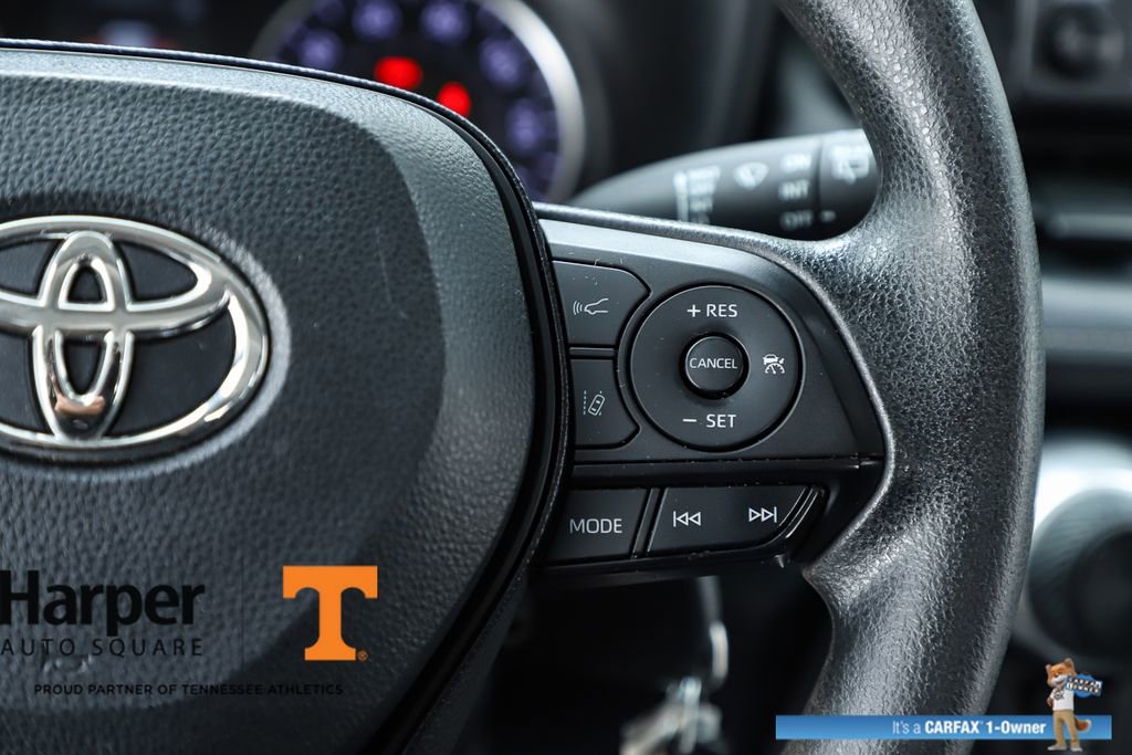 Used 2020 Toyota RAV4 LE image 59