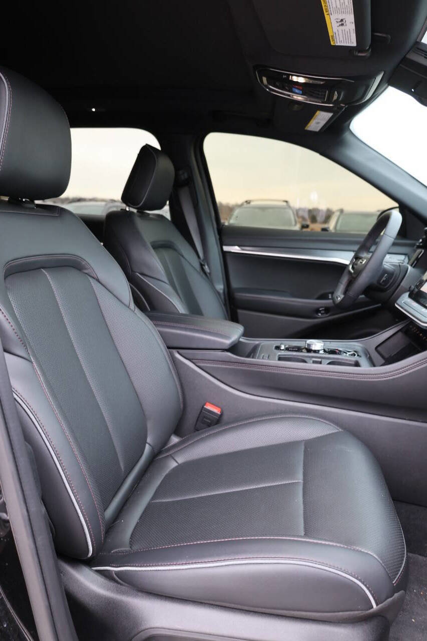 Used 2025 Jeep Wagoneer S Limited image 15