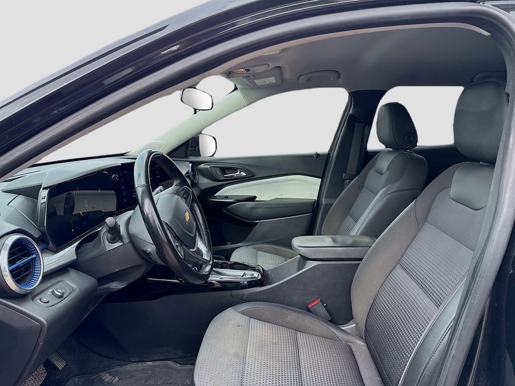 Certified 2024 Chevrolet Trax LT w/ LT Convenience Package image 8