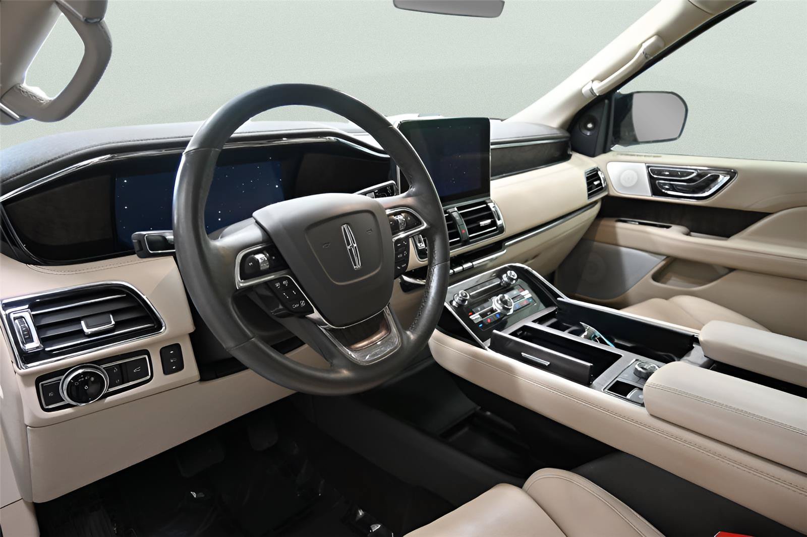 Used 2021 Lincoln Navigator L Reserve w/ Luxury Package AWD/4WD image 11