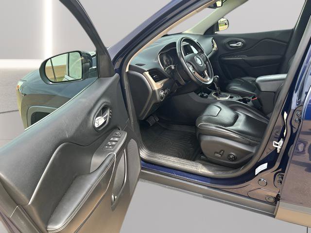 Used 2015 Jeep Cherokee Limited w/ Luxury Group AWD/4WD image 19