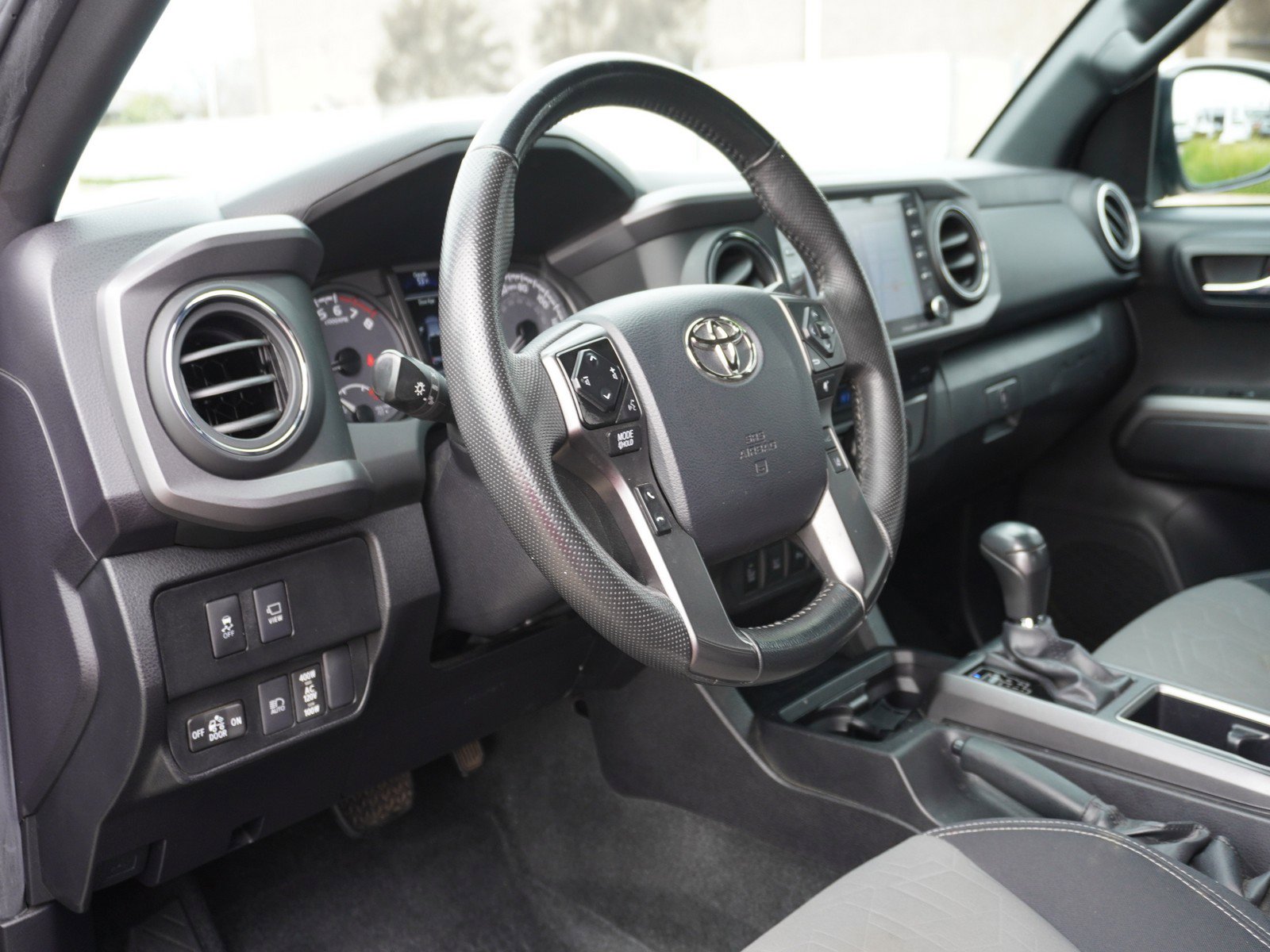 Used 2023 Toyota Tacoma TRD Sport w/ Advanced Technology Package image 19